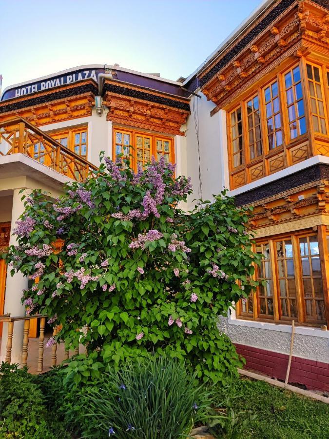 Hotel Royal Plaza ليه المظهر الخارجي الصورة
